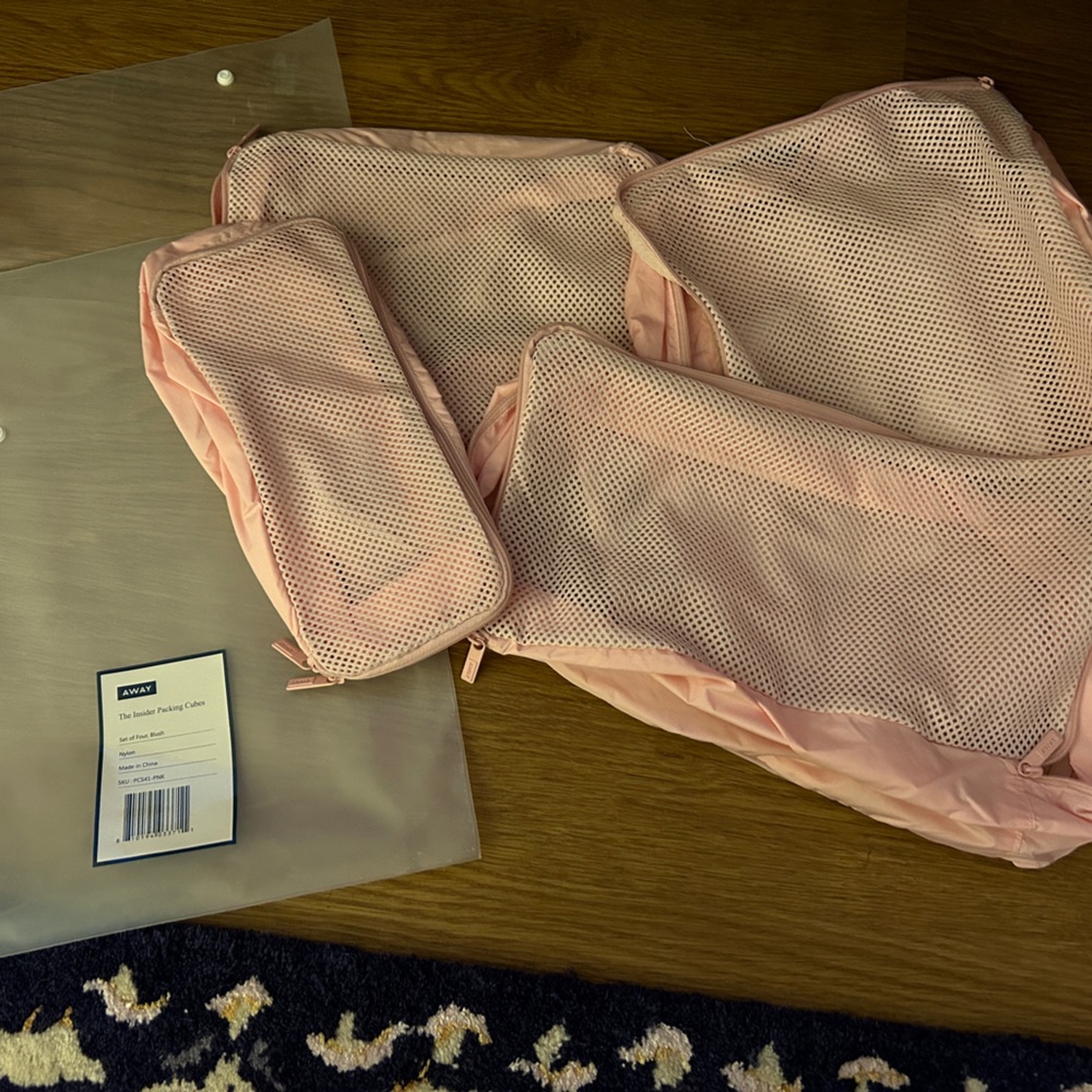 AWAY The Insider 4 Packing Cubes in Blush